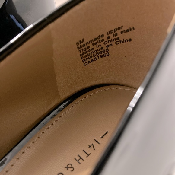 14th & Union Black Patent Leather Pumps - Picture 4 of 6